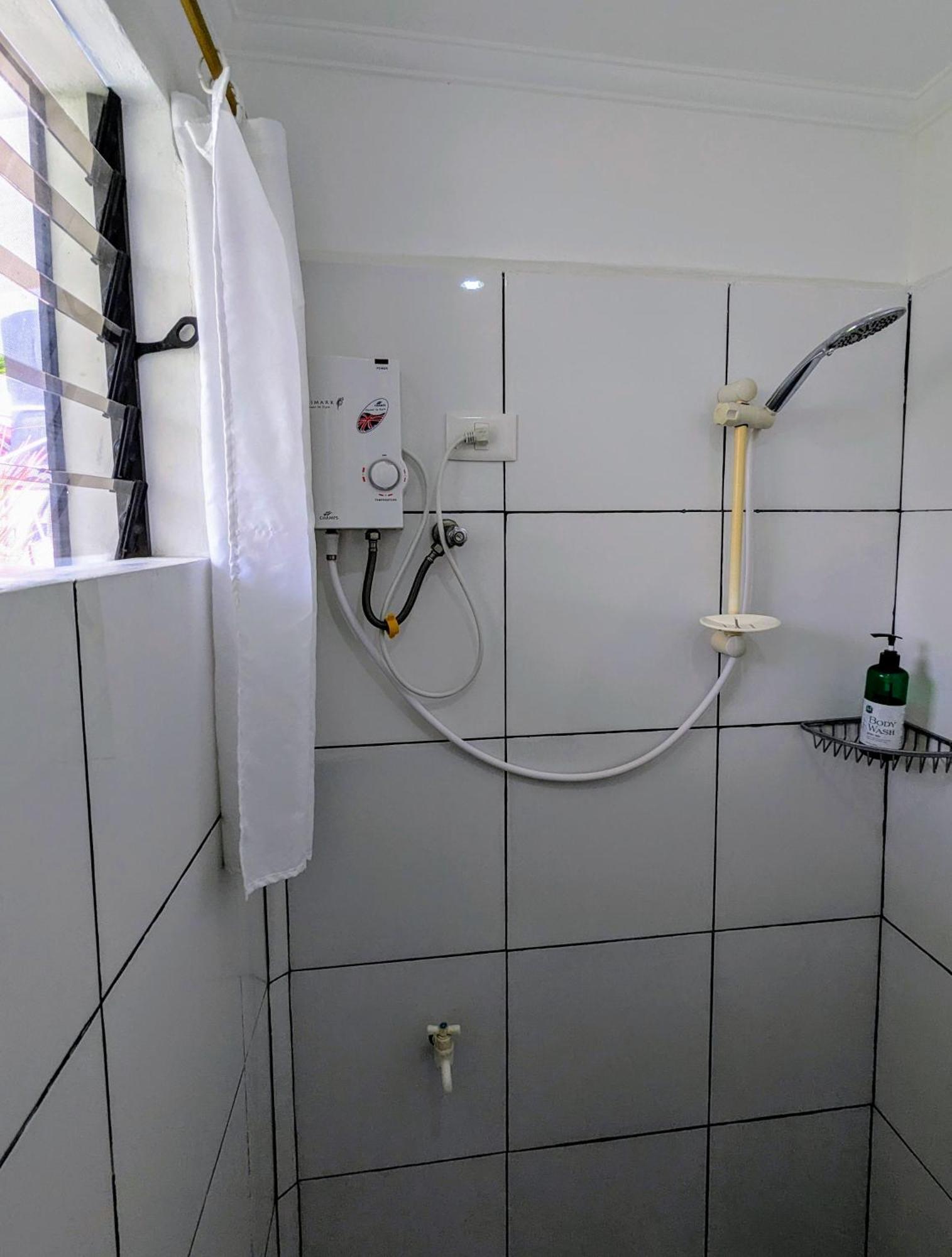 Astillo'S Guest Houses Moalboal Bilik gambar